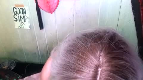 Snapshot of findommefoxi chatting on 01/31/25, 01:43 findommefoxi online show from 01/31/25, 01:43