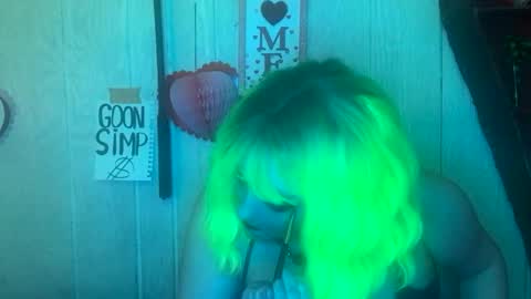 Snapshot of findommefoxi chatting on 01/31/25, 11:24 findommefoxi online show from 01/31/25, 11:24