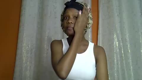 Snapshot of fine_queen12 chatting on 04/05/26, 12:46 fine_queen12 online show from 04/05/26, 12:46
