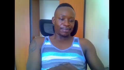 Snapshot of fineebony chatting on 06/07/26, 07:23 HOT AND SWEET online show from 06/07/26, 07:23