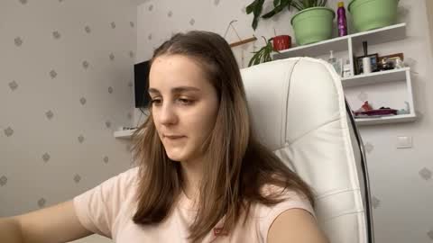 Snapshot of fionapiccard chatting on 01/13/26, 11:26 Keite wanna play Meow online show from 01/13/26, 11:26