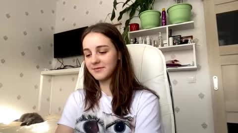 Snapshot of fionapiccard chatting on 02/10/26, 11:25 Keite wanna play Meow online show from 02/10/26, 11:25