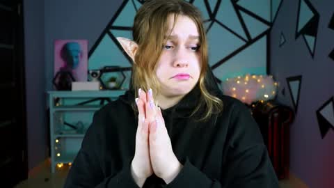 Snapshot of fioramarmoris chatting on 12/28/24, 08:16 fiora online show from 12/28/24, 08:16