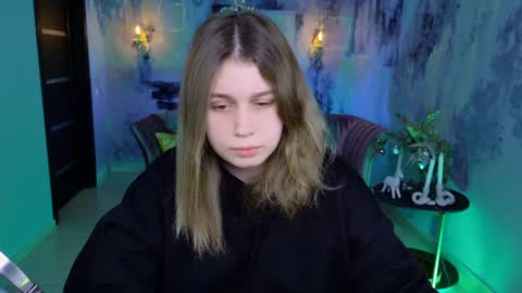 Snapshot of fioramarmoris chatting on 01/04/25, 05:05 fiora online show from 01/04/25, 05:05