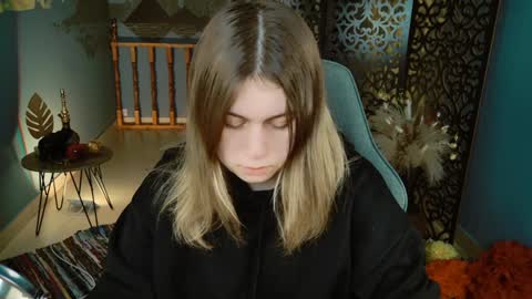 Snapshot of fioramarmoris chatting on 01/05/25, 05:09 fiora online show from 01/05/25, 05:09