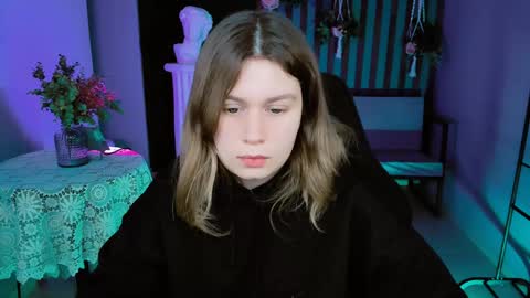 Snapshot of fioramarmoris chatting on 01/25/25, 08:21 fiora online show from 01/25/25, 08:21