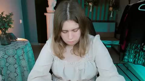 Snapshot of fioramarmoris chatting on 02/28/25, 12:42 fiora online show from 02/28/25, 12:42