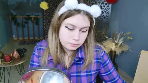 Snapshot of fioramarmoris chatting on 03/09/25, 08:18 fiora online show from 03/09/25, 08:18