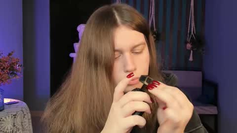 Snapshot of fioramarmoris chatting on 10/10/25, 09:41 fiora online show from 10/10/25, 09:41