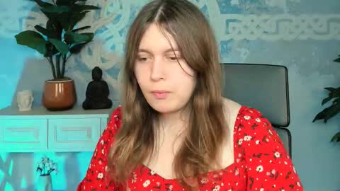 Snapshot of fioramarmoris chatting on 10/15/25, 01:44 fiora online show from 10/15/25, 01:44