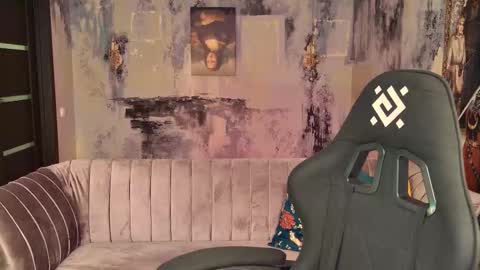 Snapshot of fioramarmoris chatting on 10/24/25, 06:21 fiora online show from 10/24/25, 06:21