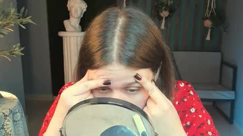 Snapshot of fioramarmoris chatting on 11/08/25, 05:40 fiora online show from 11/08/25, 05:40