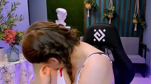 Snapshot of fioramarmoris chatting on 11/20/25, 03:01 fiora online show from 11/20/25, 03:01