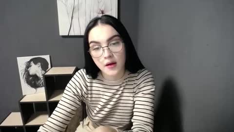fiore_valery online show from 11/14/25, 08:02