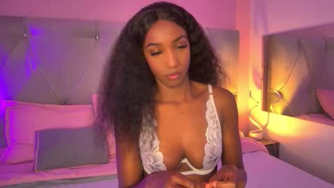 Fiorela Lenin  online show from 10/29/25, 07:04