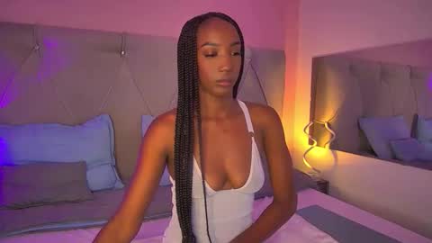 Fiorela Lenin  online show from 11/27/25, 01:02