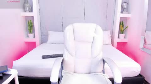 Fiorela online show from 04/10/26, 04:39