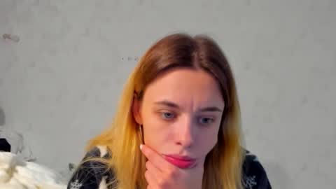 fire___fox1 online show from 10/17/25, 08:00