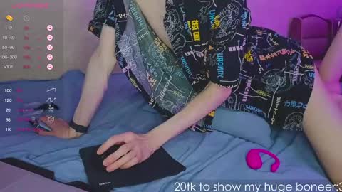 Snapshot of fire_monkeyboy chatting on 04/25/26, 06:27 Mark online show from 04/25/26, 06:27