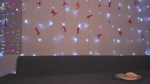 Snapshot of fire_moth chatting on 12/23/25, 05:27 Bellatrix online show from 12/23/25, 05:27