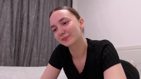 fireflies_fly_ online show from 11/16/25, 07:41