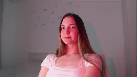 fireflies_fly_ online show from 04/24/26, 07:49