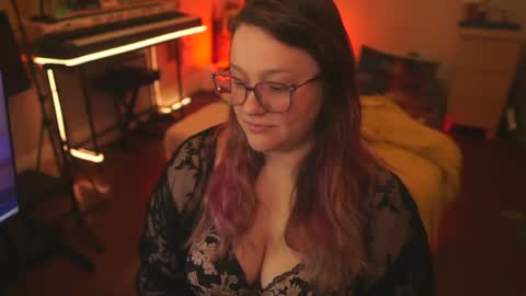 Snapshot of fireproofcuriousity chatting on 02/07/26, 04:27 Lio Roxy online show from 02/07/26, 04:27