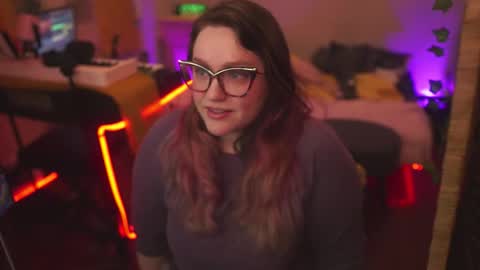 Snapshot of fireproofcuriousity chatting on 02/18/26, 05:25 Lio Roxy online show from 02/18/26, 05:25