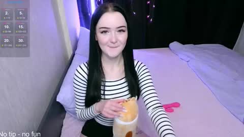 Snapshot of first_day_ chatting on 10/28/25, 07:05 ALICESTEVEVECTOR pvt open  online show from 10/28/25, 07:05