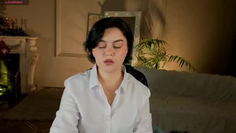 Snapshot of fisher_sofia chatting on 12/15/25, 07:12 SOFIA online show from 12/15/25, 07:12