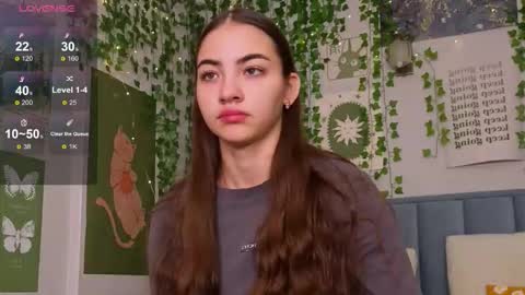 Snapshot of fit_girlfriend chatting on 12/14/25, 04:07 Ashle online show from 12/14/25, 04:07