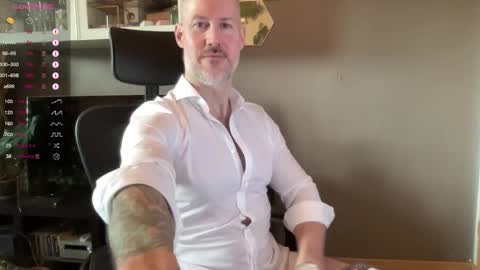 Snapshot of fit_rubinho chatting on 12/19/24, 09:18 Rubn online show from 12/19/24, 09:18