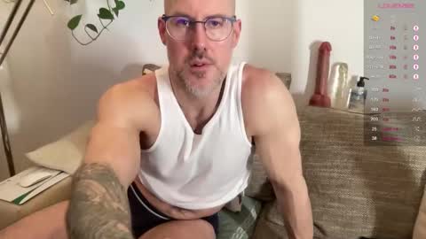 Snapshot of fit_rubinho chatting on 12/25/24, 04:22 Rubn online show from 12/25/24, 04:22