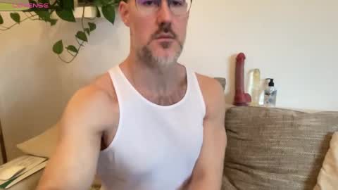 Snapshot of fit_rubinho chatting on 01/04/25, 08:49 Rubn online show from 01/04/25, 08:49