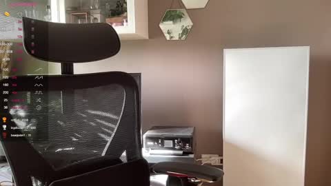 Snapshot of fit_rubinho chatting on 02/19/25, 12:55 Rubn online show from 02/19/25, 12:55