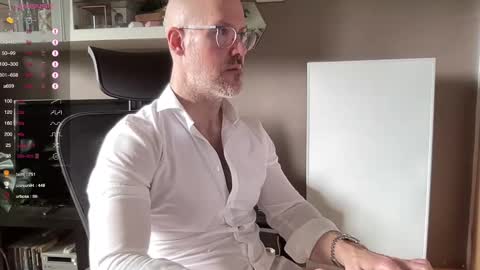 Snapshot of fit_rubinho chatting on 02/28/25, 12:31 Rubn online show from 02/28/25, 12:31