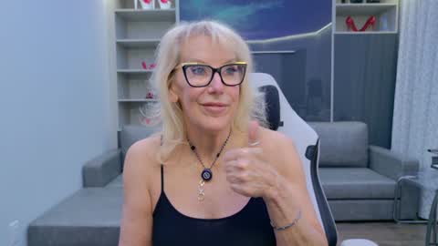 Snapshot of fitcougarcb chatting on 02/09/26, 10:03 Bianca online show from 02/09/26, 10:03