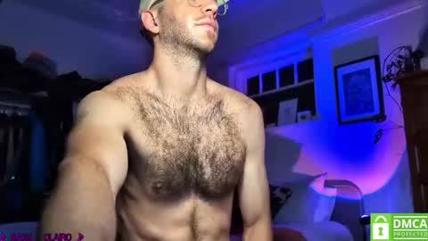 Snapshot of fitfinn_ chatting on 10/10/25, 10:14 finn online show from 10/10/25, 10:14