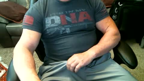 fitguy40 online show from 12/18/24, 08:25