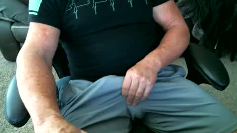 fitguy40 online show from 03/04/25, 07:43