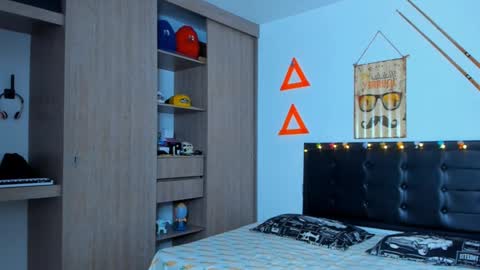 Elias Valencia online show from 01/30/25, 01:42