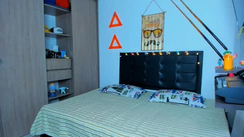 Elias Valencia online show from 02/16/25, 01:16