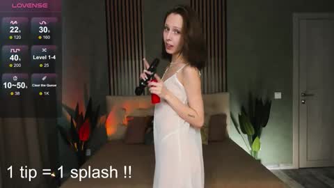 Snapshot of fixielu chatting on 10/16/25, 09:54 im Linda please give me thumbs up online show from 10/16/25, 09:54