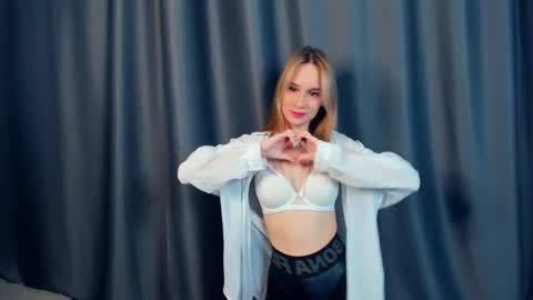 Kira online show from 01/09/26, 12:24