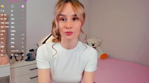 Kira online show from 03/31/26, 07:20