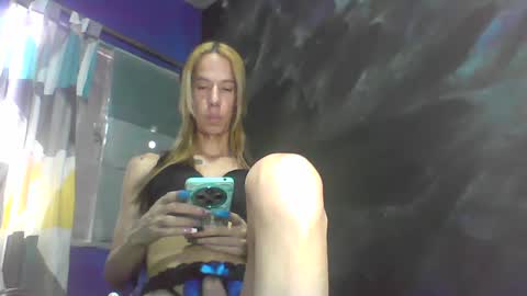 Snapshot of flacats23cm chatting on 09/20/25, 06:31 flats23cm online show from 09/20/25, 06:31