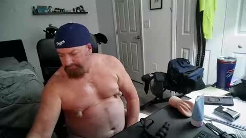 Snapshot of flaguy3233 chatting on 01/05/25, 08:32 Florida guy online show from 01/05/25, 08:32