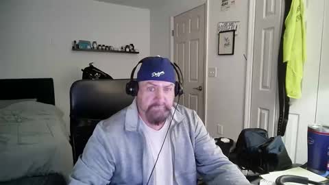 Snapshot of flaguy3233 chatting on 01/08/25, 05:48 Florida guy online show from 01/08/25, 05:48