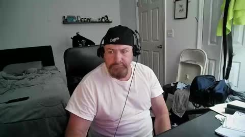 Snapshot of flaguy3233 chatting on 01/10/25, 05:58 Florida guy online show from 01/10/25, 05:58