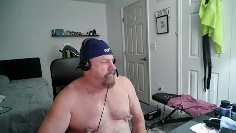 Snapshot of flaguy3233 chatting on 01/22/25, 11:10 Florida guy online show from 01/22/25, 11:10